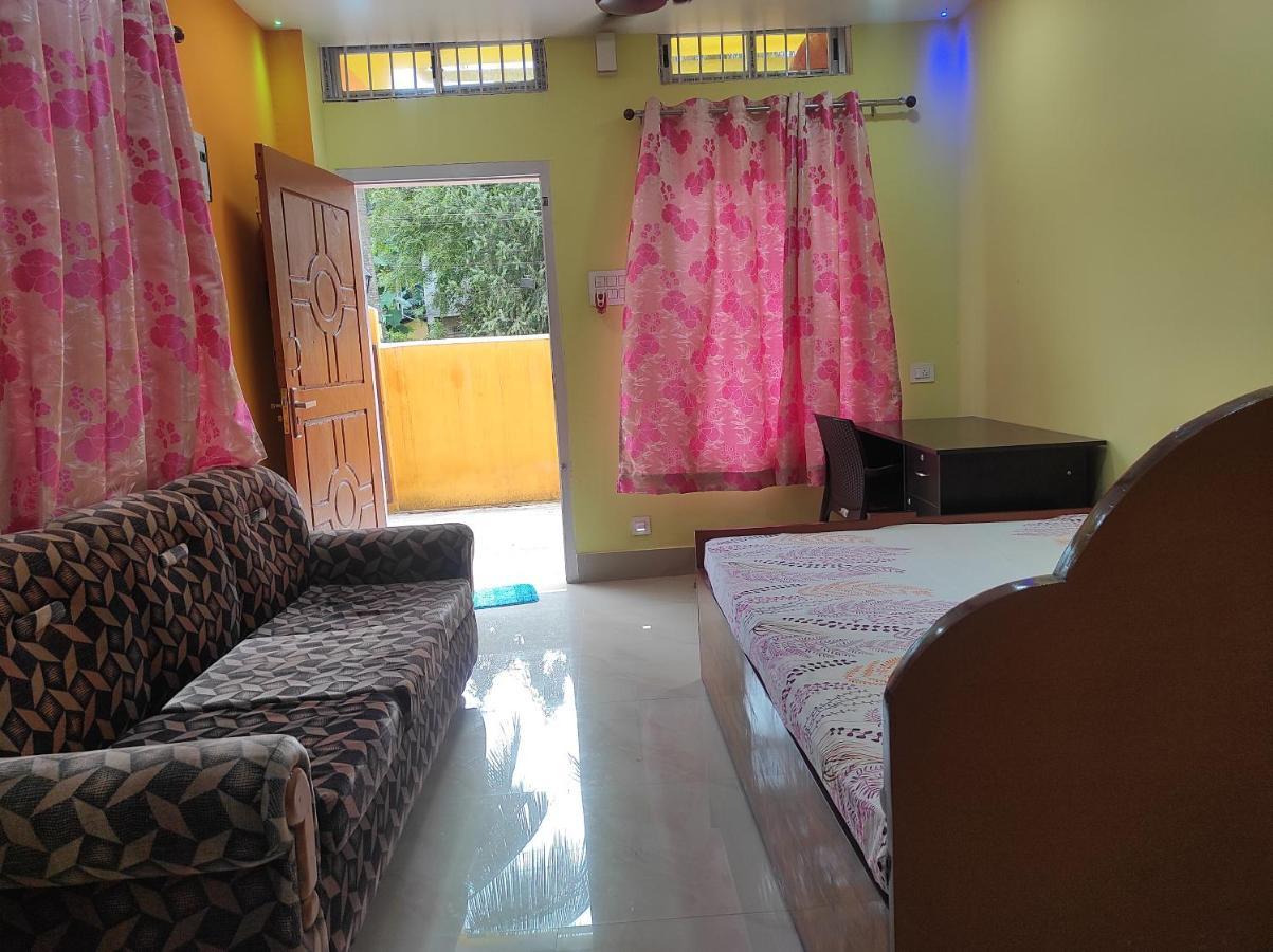 Hotel Sk Lodge Near Guwahati Airport Экстерьер фото