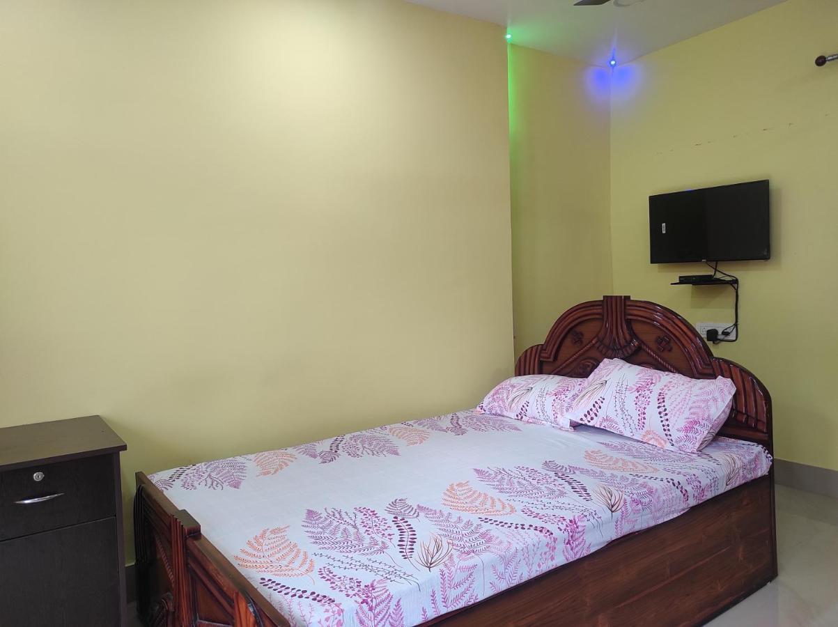 Hotel Sk Lodge Near Guwahati Airport Экстерьер фото