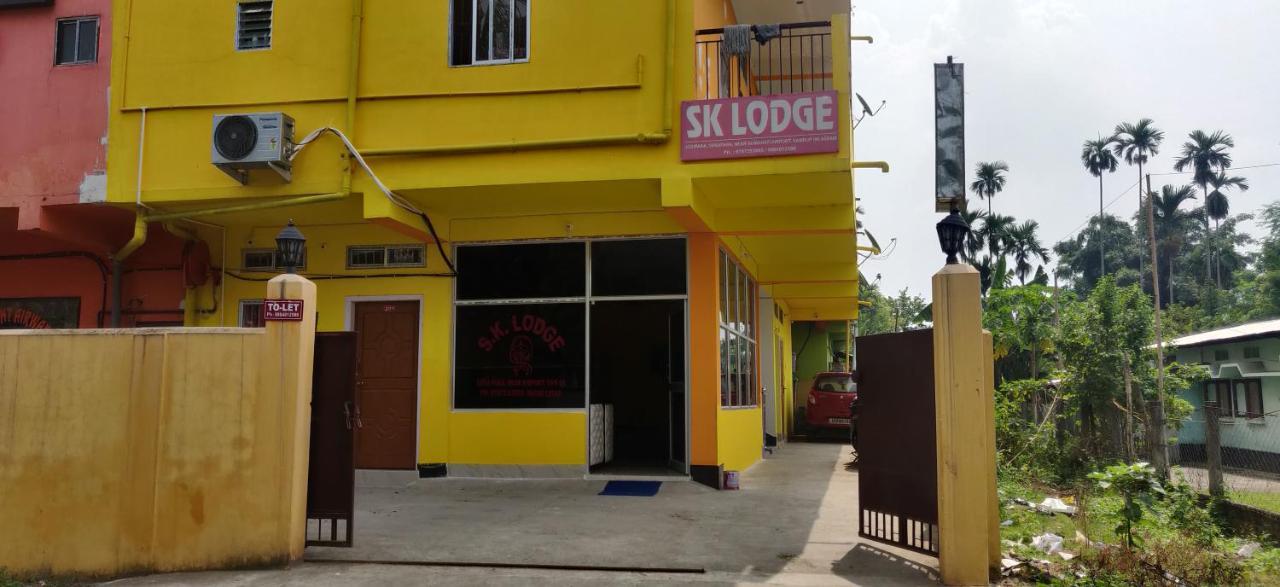 Hotel Sk Lodge Near Guwahati Airport Экстерьер фото